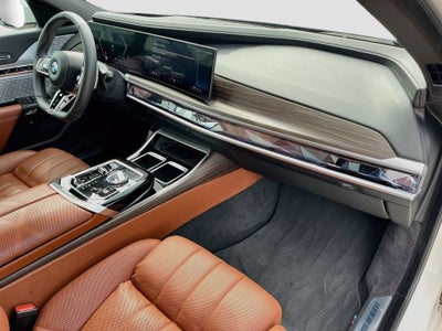 2023 BMW 7 Series 740i