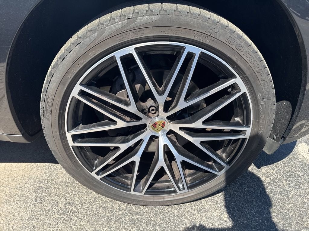 2023 Porsche Macan T