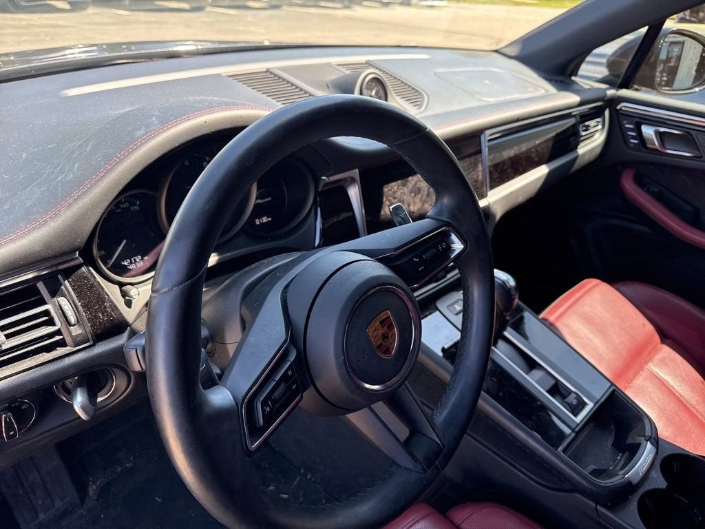 2023 Porsche Macan T