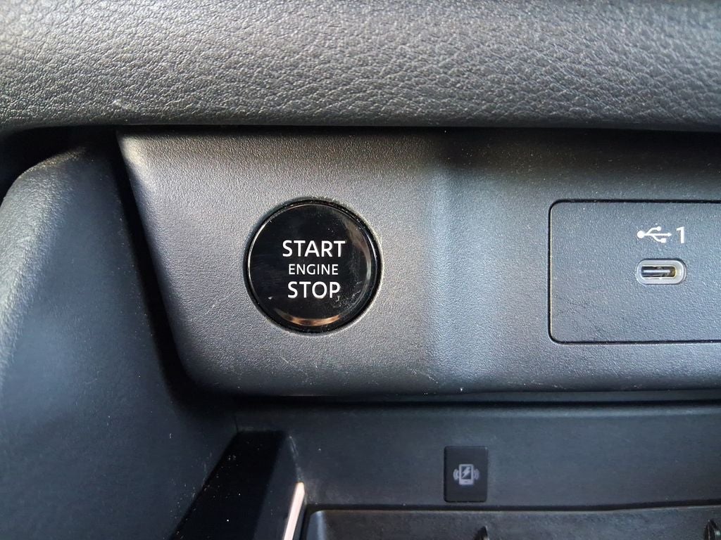 2025 Nissan Rogue SL