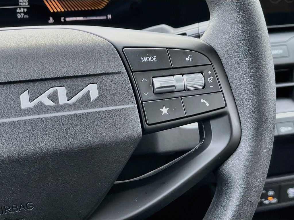 2025 Kia K4 LX